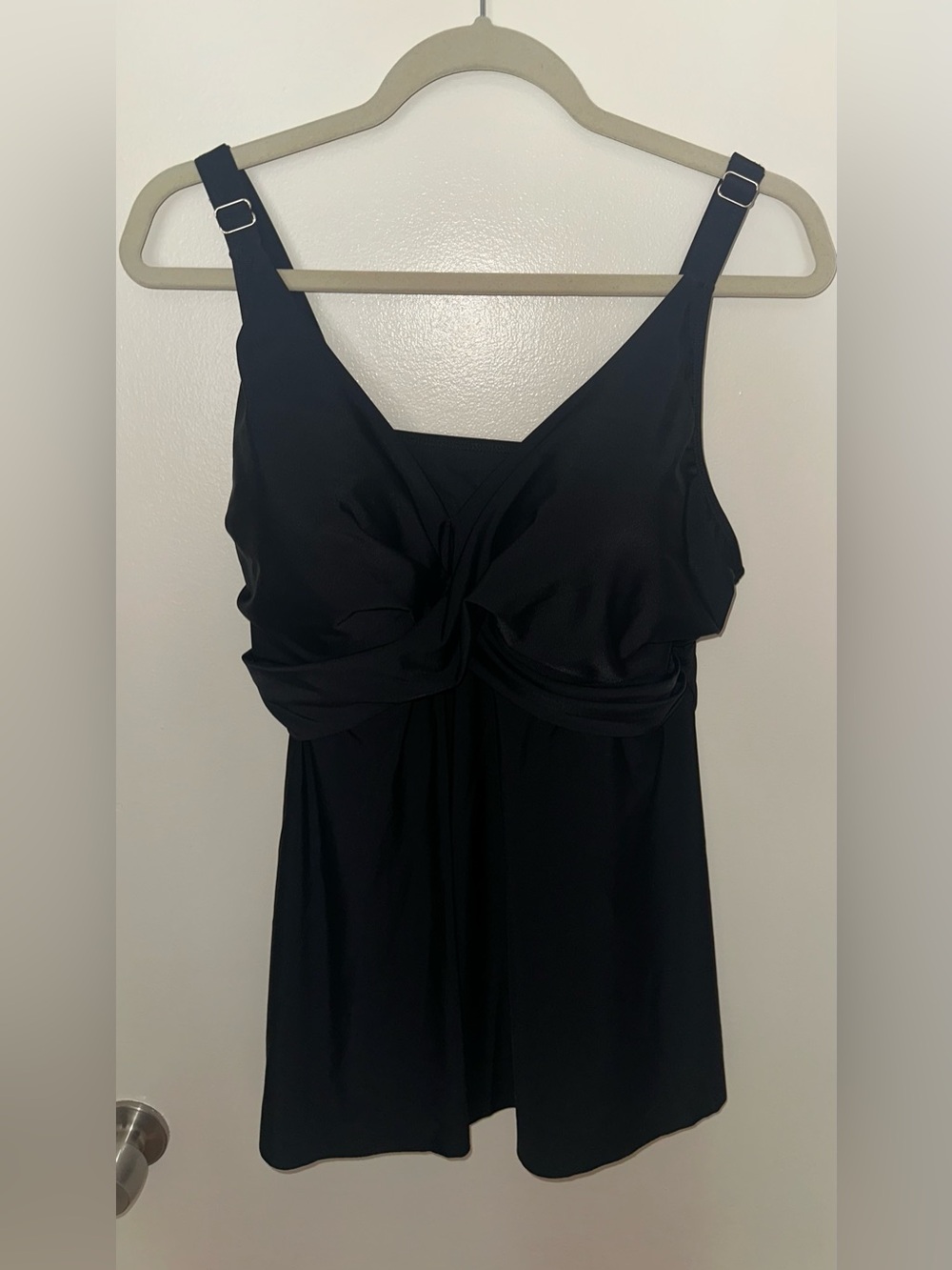 UNKNOWN BRAND Women’s Black Sleeveless Active Tank Top